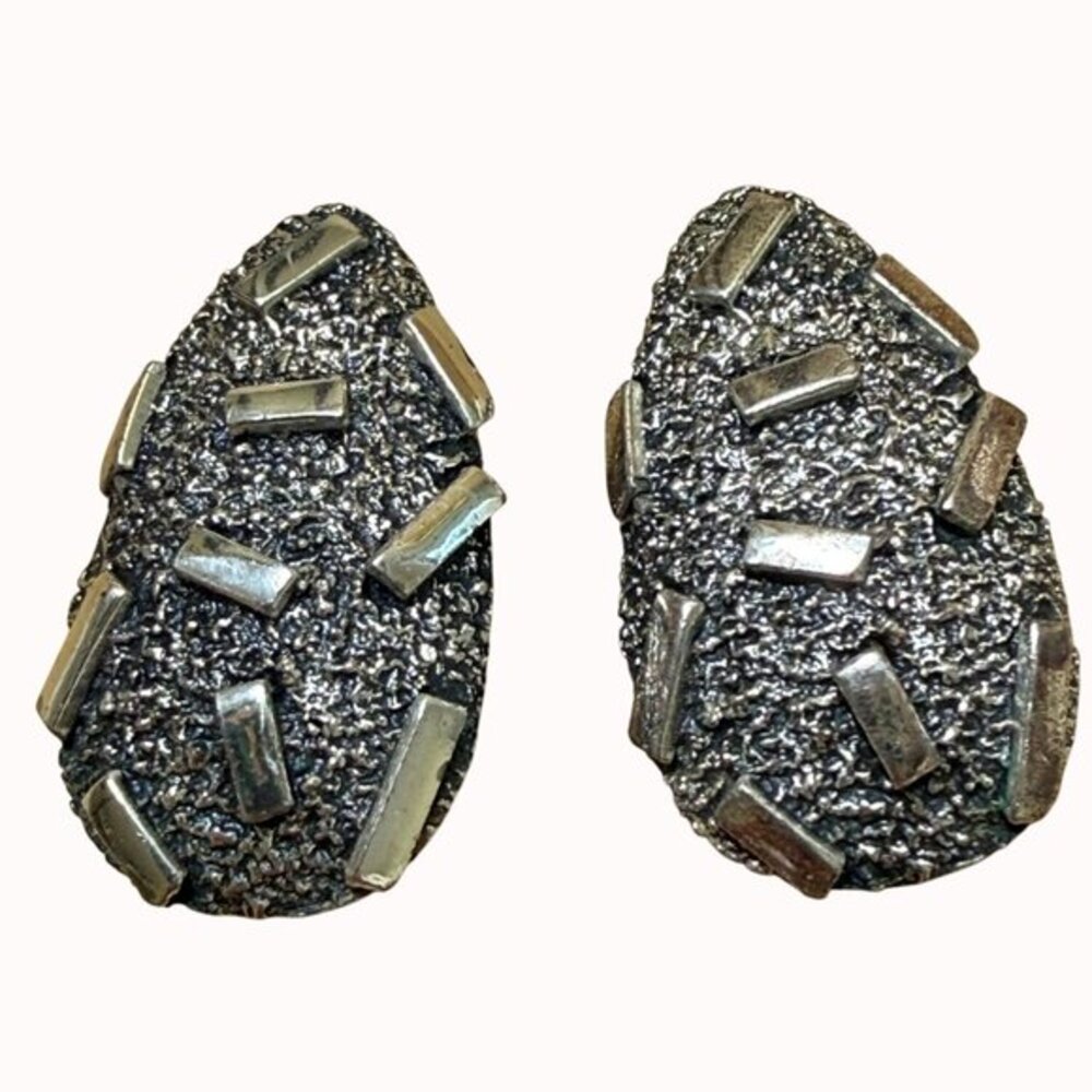 Tortolani Silver Tone Metal Textured Brutalist Clip On Earrings Vintage 80s Glam